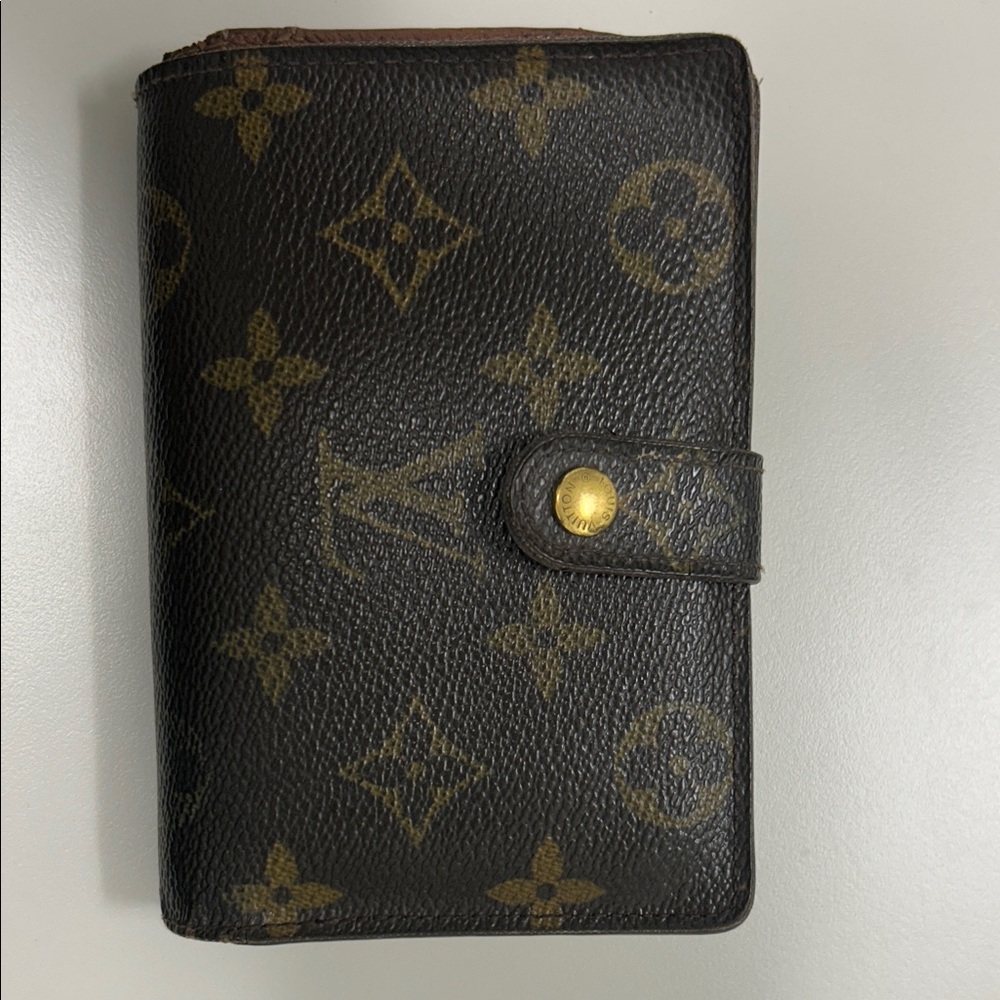 Louis Vuitton monogram wallet and coin purse 💯 authentic